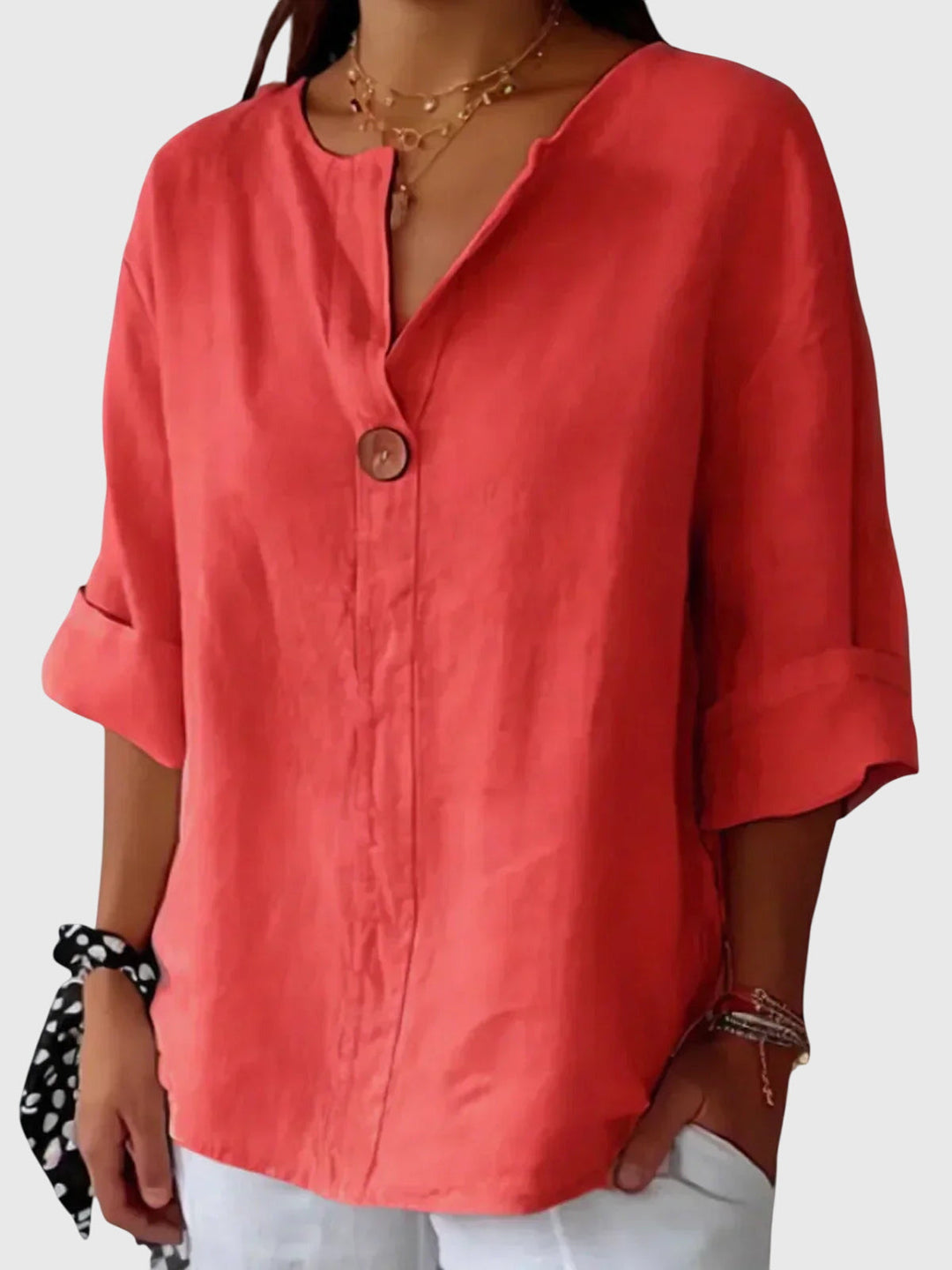 AURORA | BLUSA IN LINO CON BOTTONE DECORATIVO