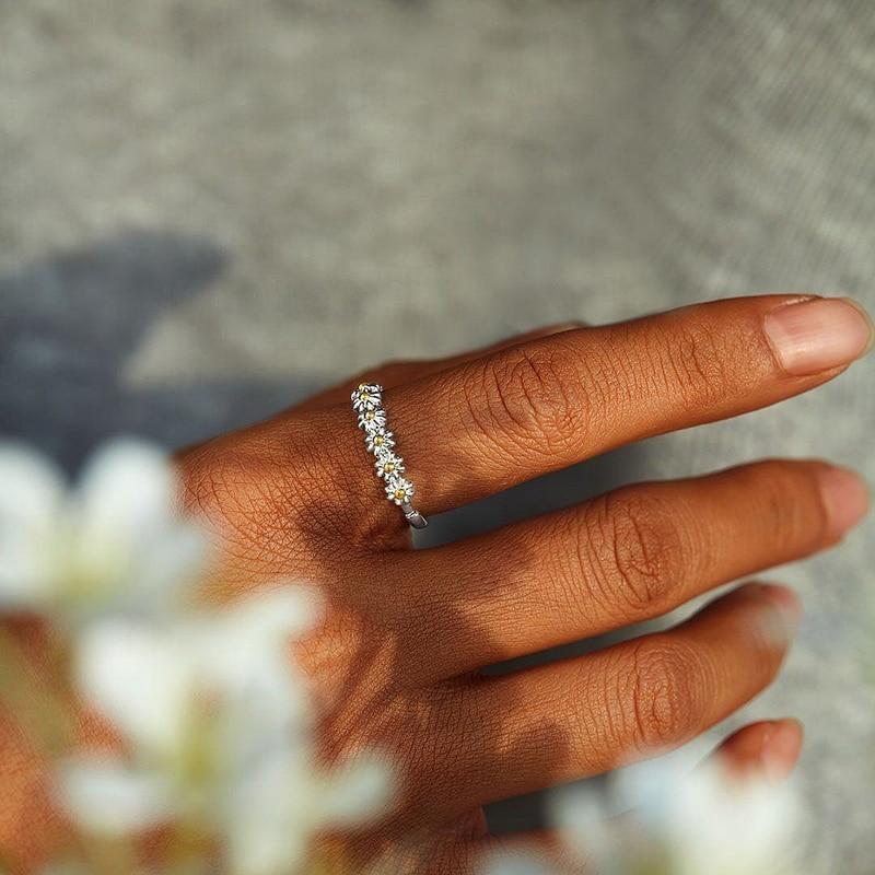 MARGHERITA | ANELLO FLOREALE ELEGANTE