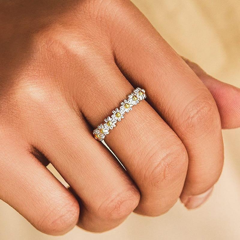 MARGHERITA | ANELLO FLOREALE ELEGANTE