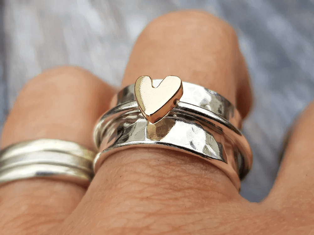 AMELIE | ANELLO CON CUORE DORATO