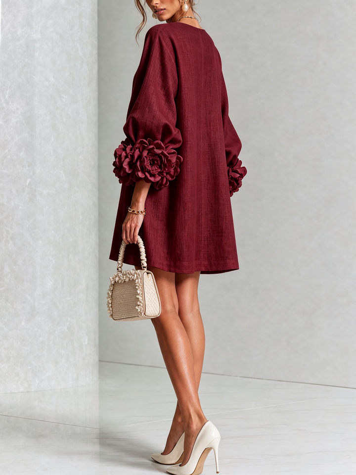 Ornella | Abito Mini Bordeaux con Rose 3D ai Polsini