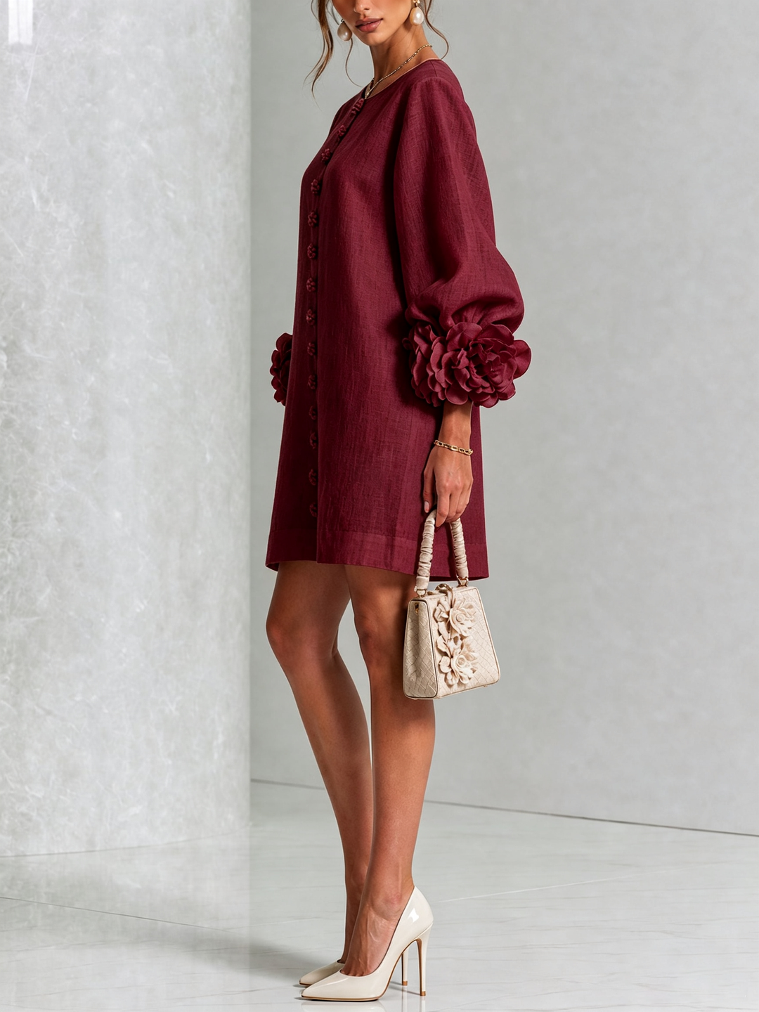 Ornella | Abito Mini Bordeaux con Rose 3D ai Polsini