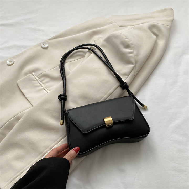 KIARA | BORSA A SPALLA MINIMAL DAL DESIGN SCULTOREO