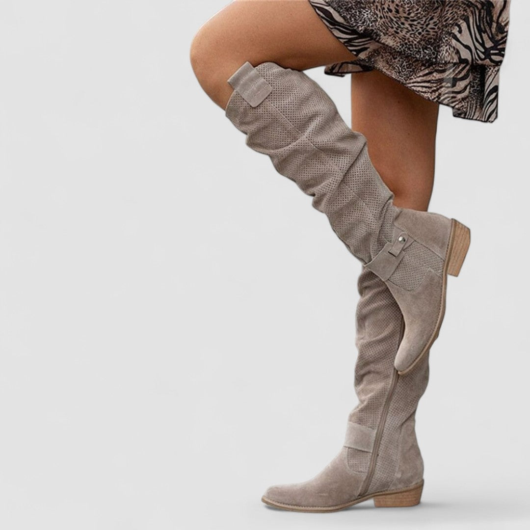 Elena | Stivali Alti Traforati in Camoscio Beige