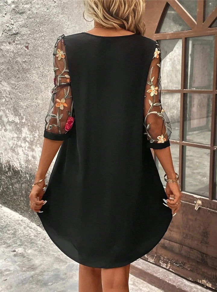 MARTINA | ABITO CORTO ELEGANTE CON MANICHE IN PIZZO