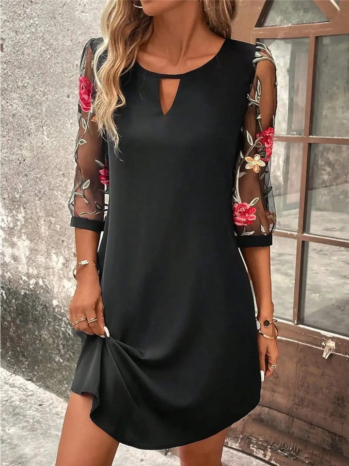 MARTINA | ABITO CORTO ELEGANTE CON MANICHE IN PIZZO